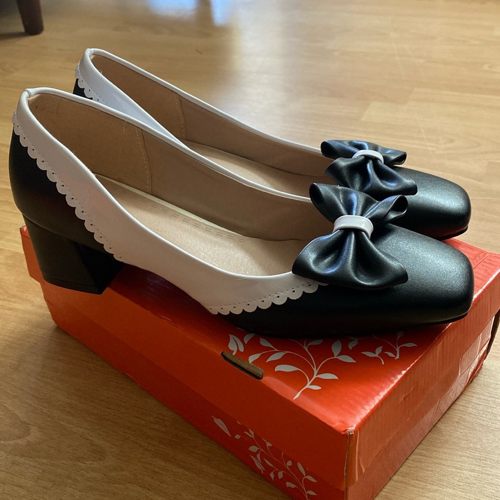 Mary Jane pumps